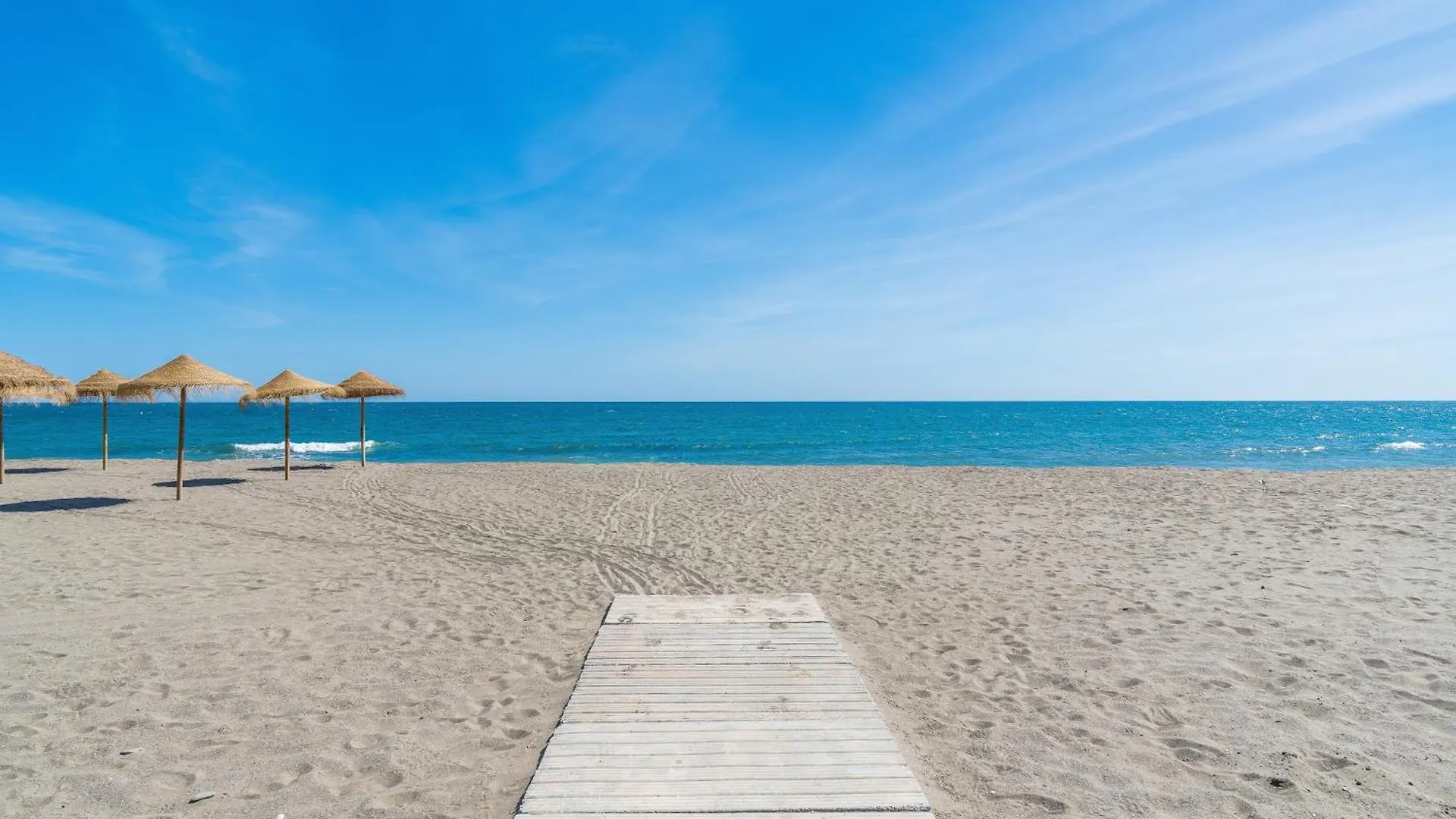 Rincon Playa, Terraza Y Piscina contacts